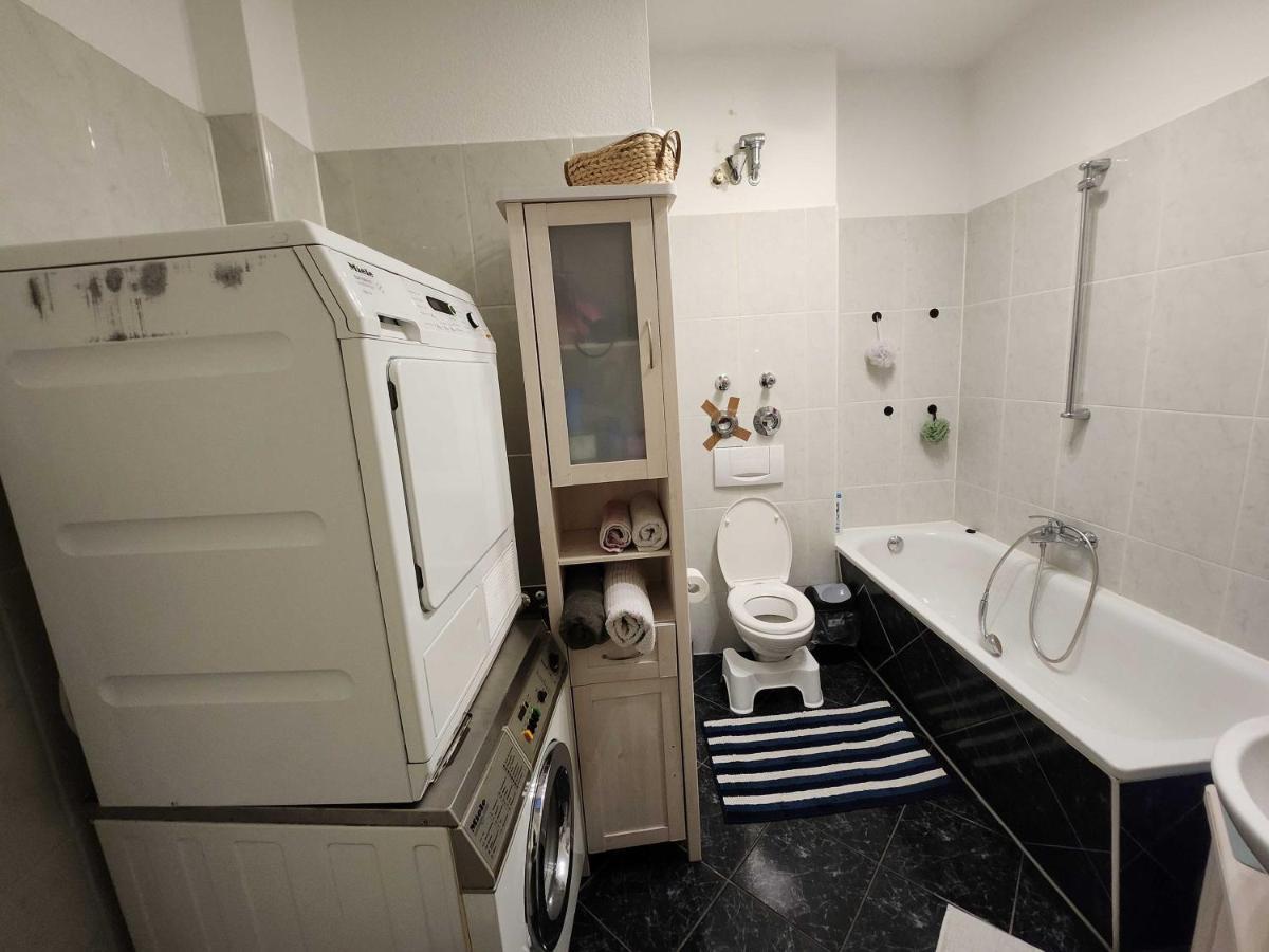One Private Available In A Two In Tegel, Kwatera prywatna *
