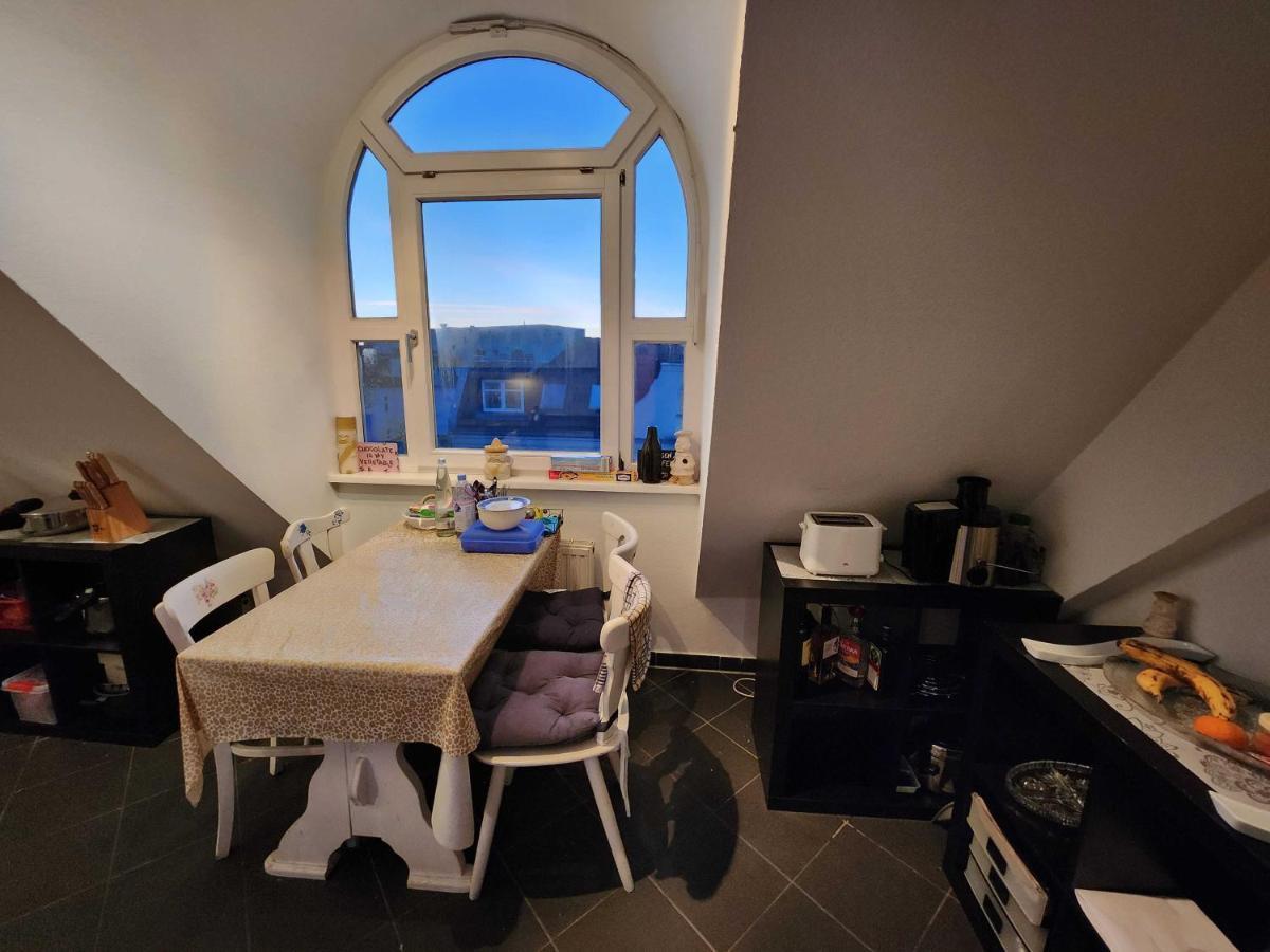 One Private Available In A Two In Tegel, Séjour chez l'habitant *